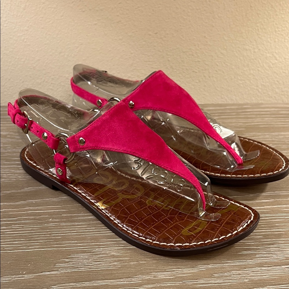 NWT, Sam Edelman Greta thong sandal in luxe hot pink suede.